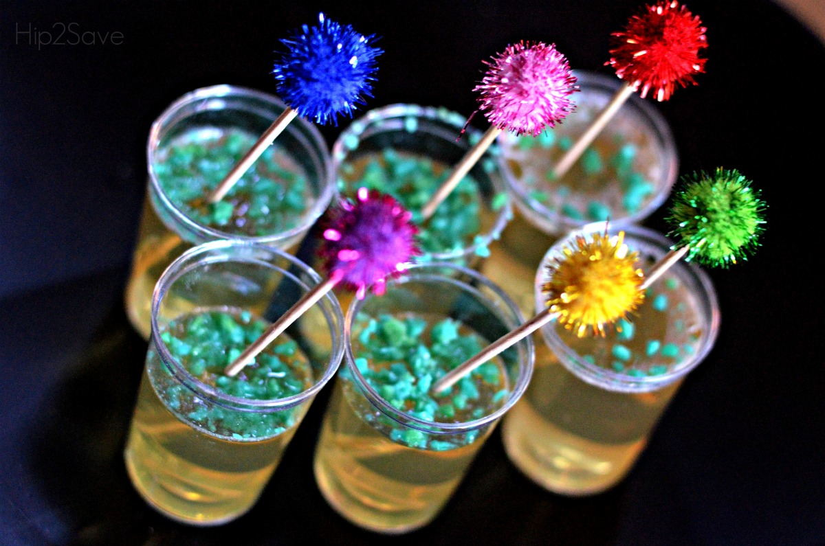 champagne jell-o shots new years eve treat &ndash; closeup