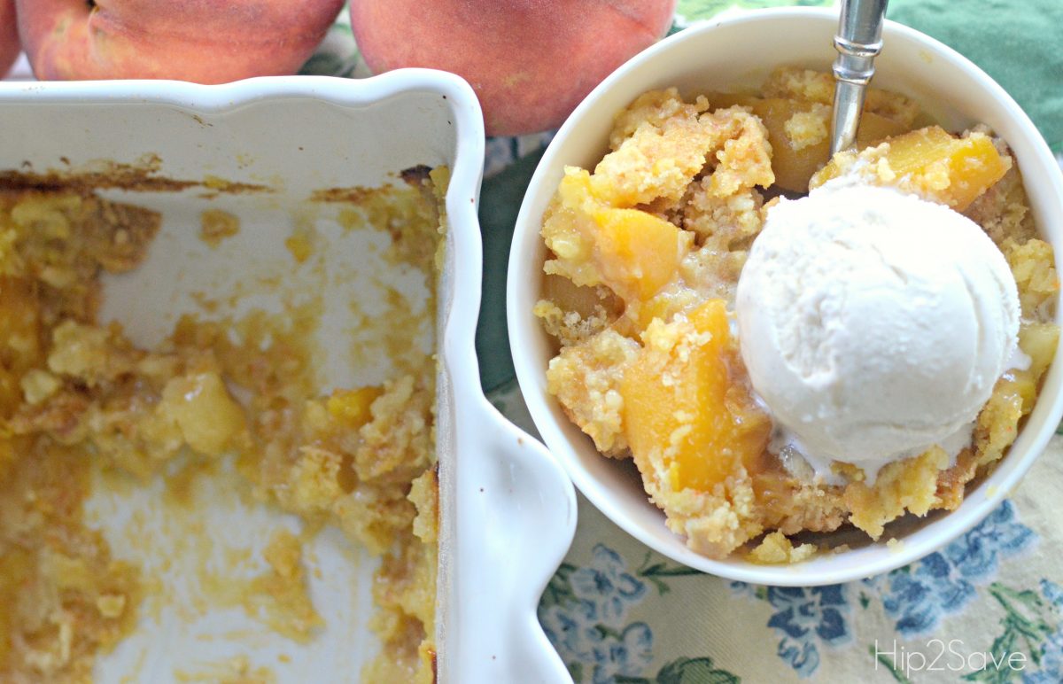 3 ingredient peach dump cake hip2save.com