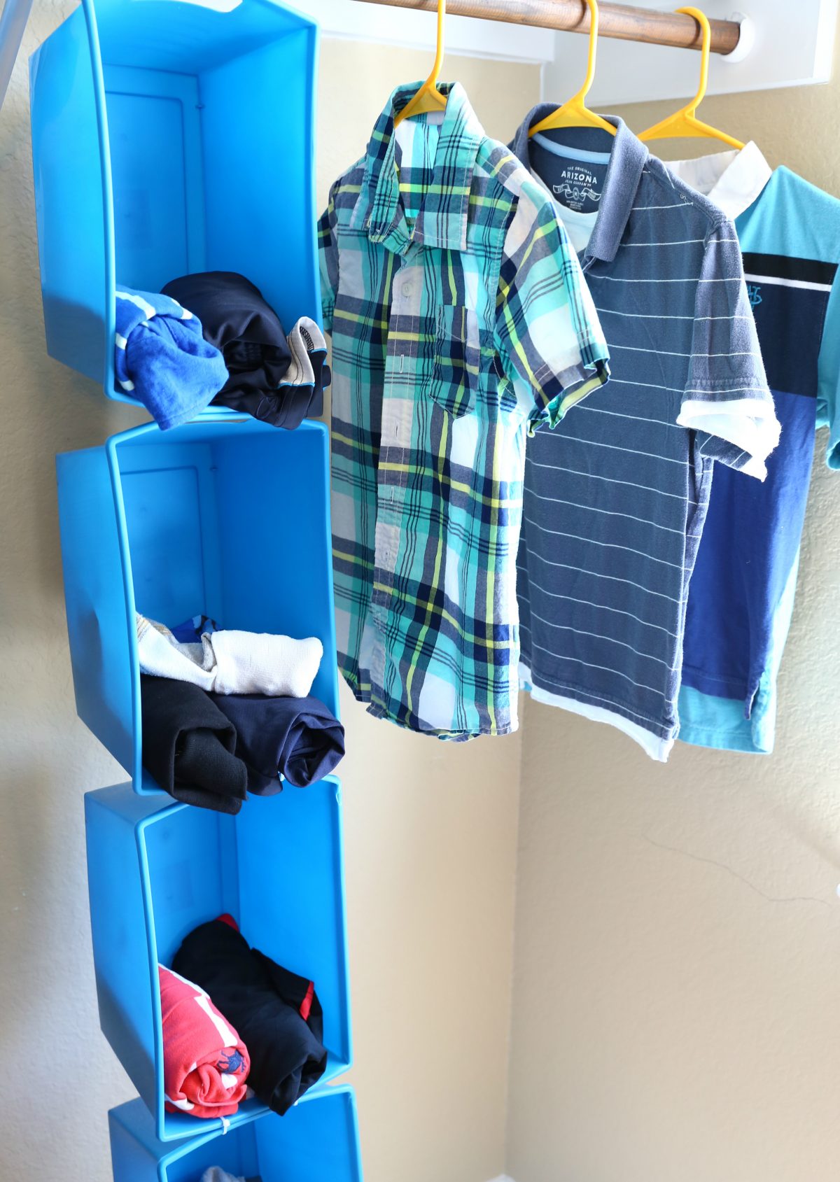 Dollar Tree Back to School hacks &ndash; clothes organizer