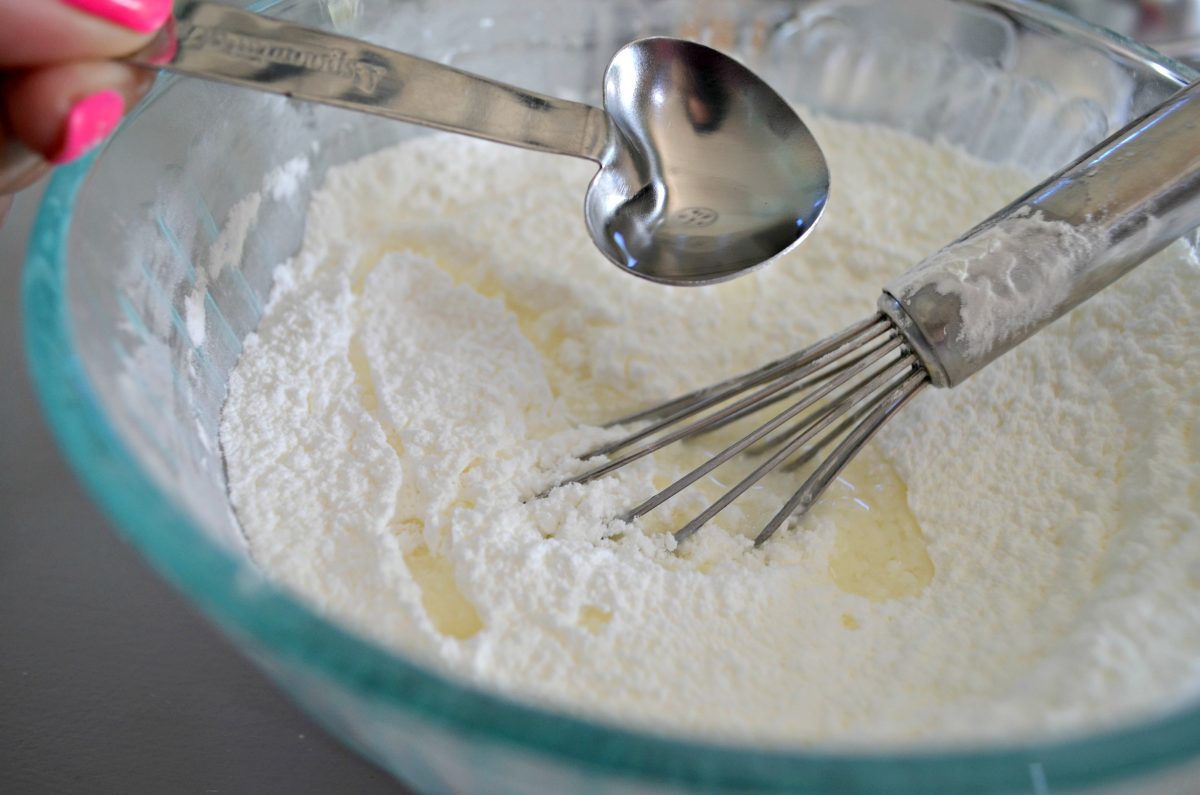 making diy bath bombs
