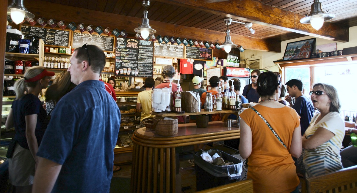 inside of a crowded bar