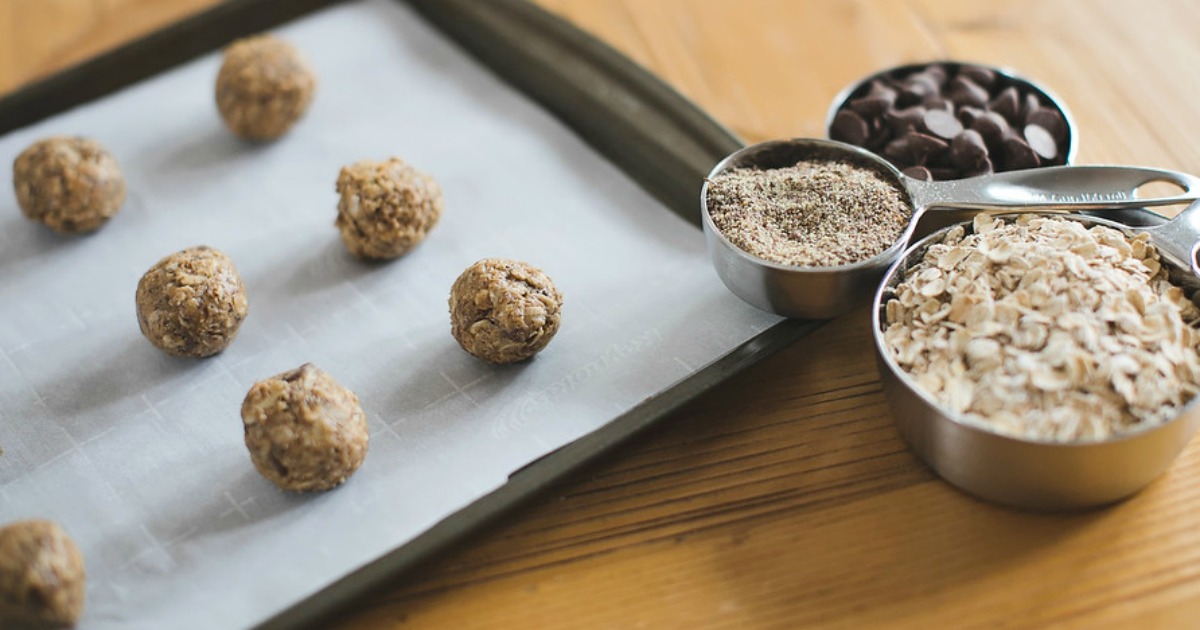 Hip2Save's Top 10 Recipe & DIY Posts of All Time &ndash;&ndash; easy oatmeal energy bites 