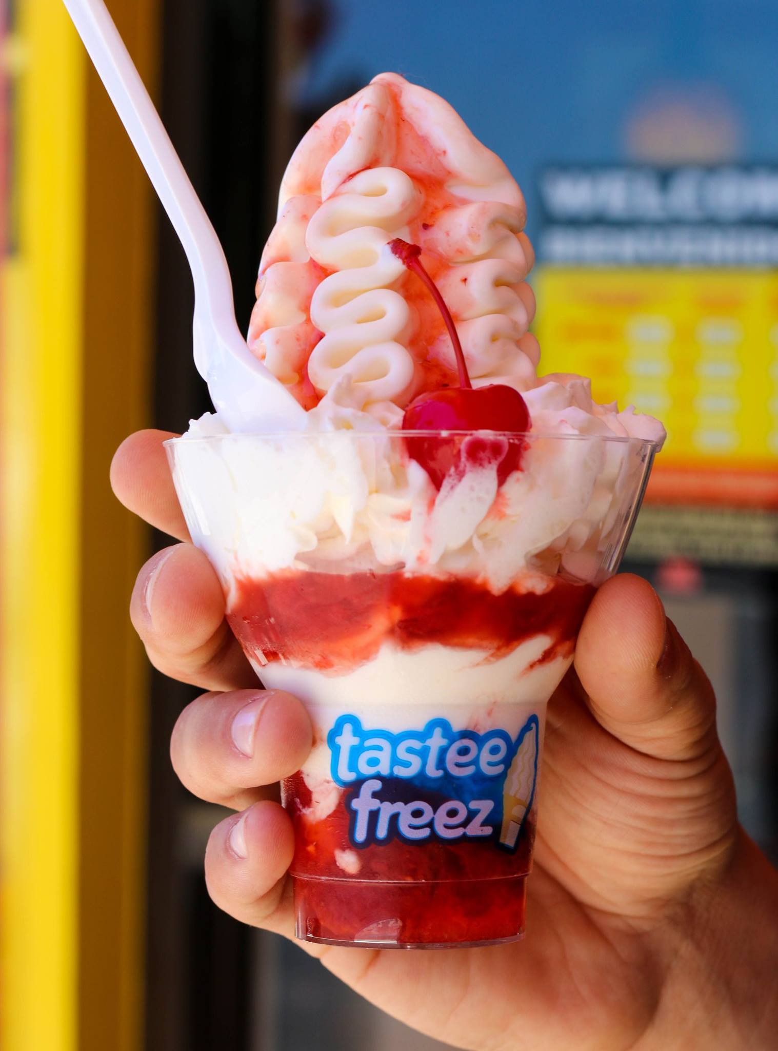 fathers day freebies meals and deals &ndash; Wienerschnitzel Father's Day ice cream