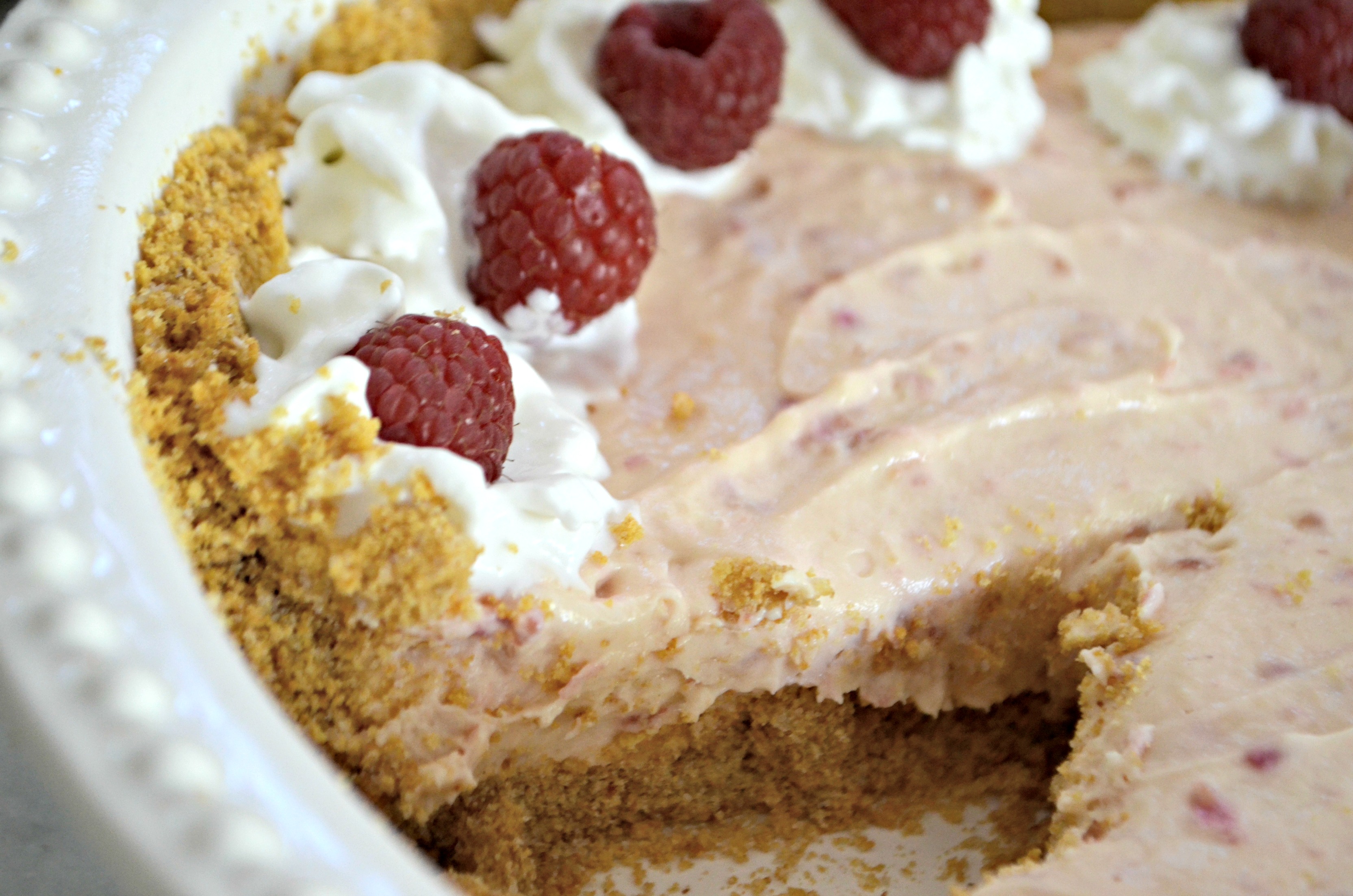 Easy Raspberry Cream Pie &ndash; Closeup of the finished pie