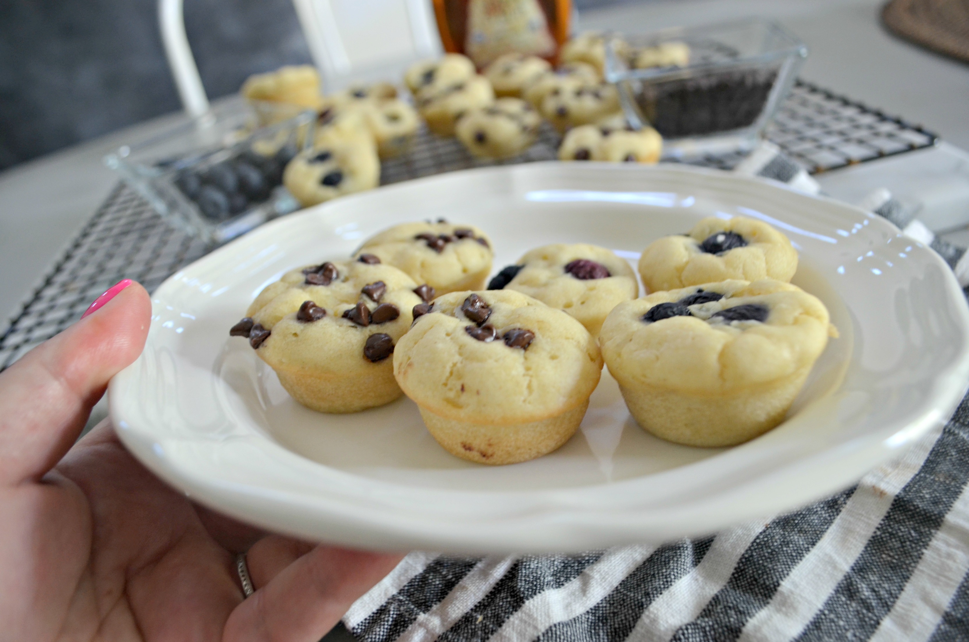 These gluten-free pancake bites are an easy breakfast idea &ndash; muffins on a plate