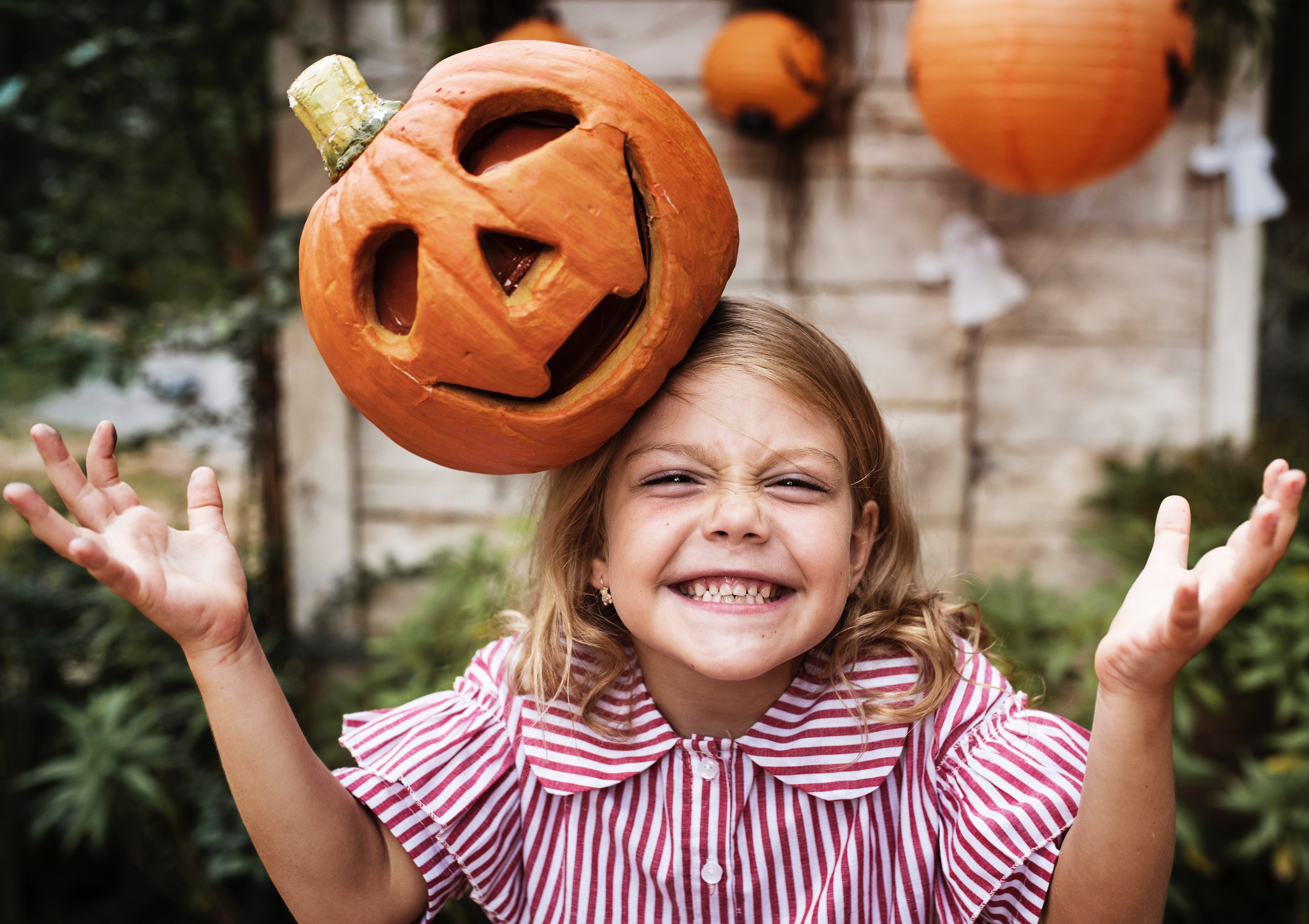 Halloween freebies and deals &ndash; Girl with a pumpkin hat