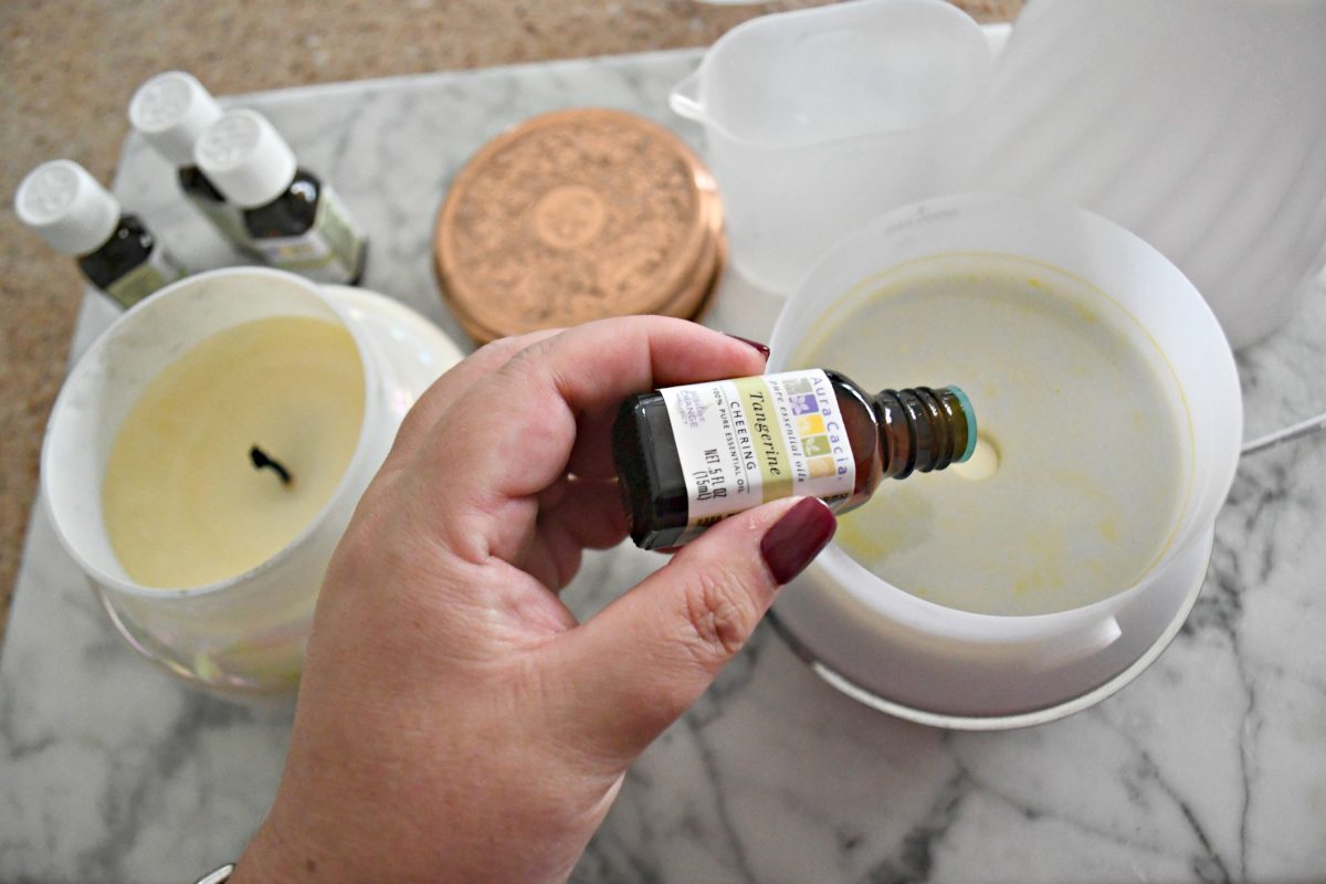 DIY Anthropologie Capri Candle Diffuser Scent &ndash; Adding drops of oil