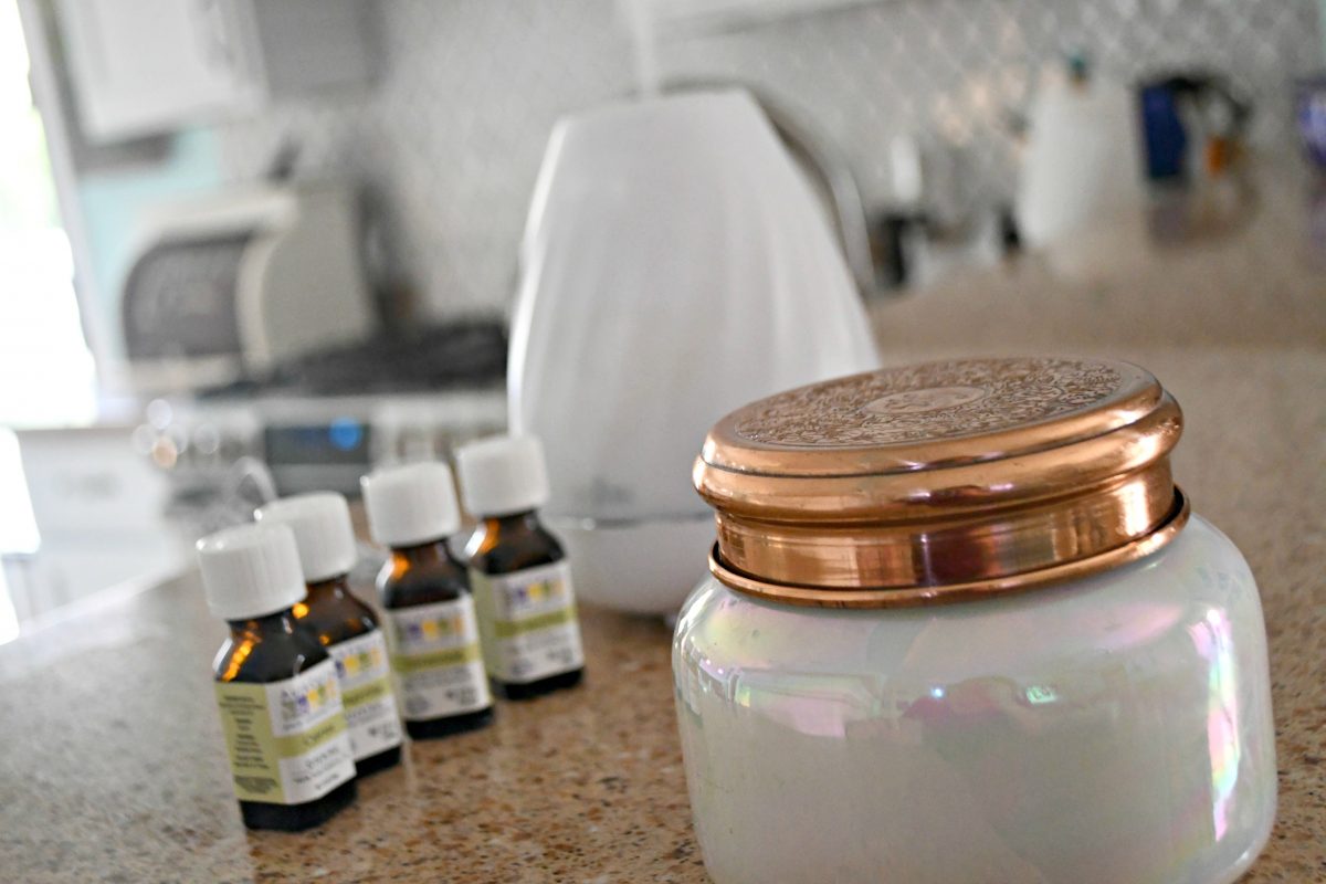DIY Anthropologie Capri Candle Diffuser Scent &ndash; candle closeup plus oils and diffuser