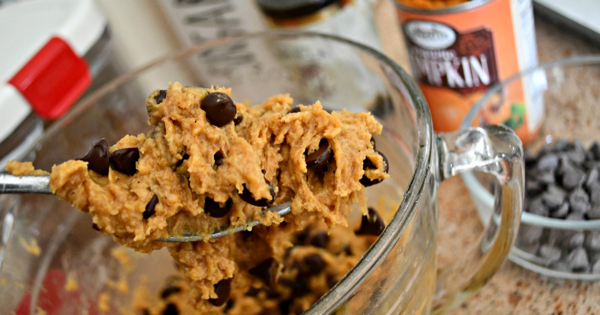 Pumpkin Chocolate Chip Cookies &ndash; the dough on a spoon