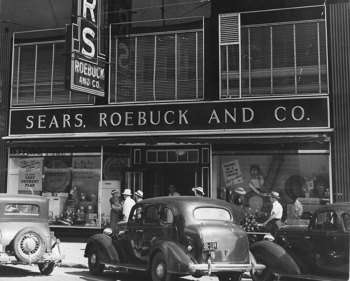 sears files for bankruptcy &ndash; Sears, Roebuck and Co picture in black and white