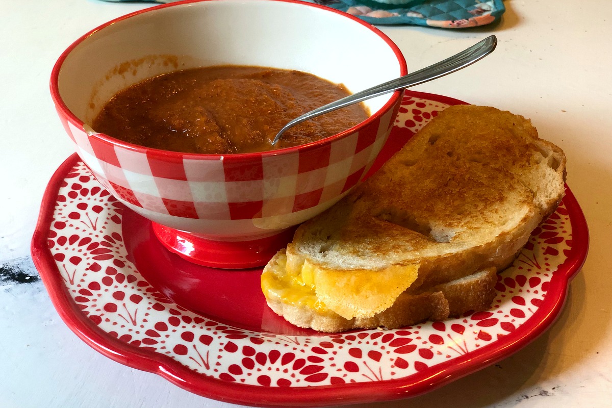 vegetarian meal planning tips for a meat-loving family &ndash; soup and sandwich meals