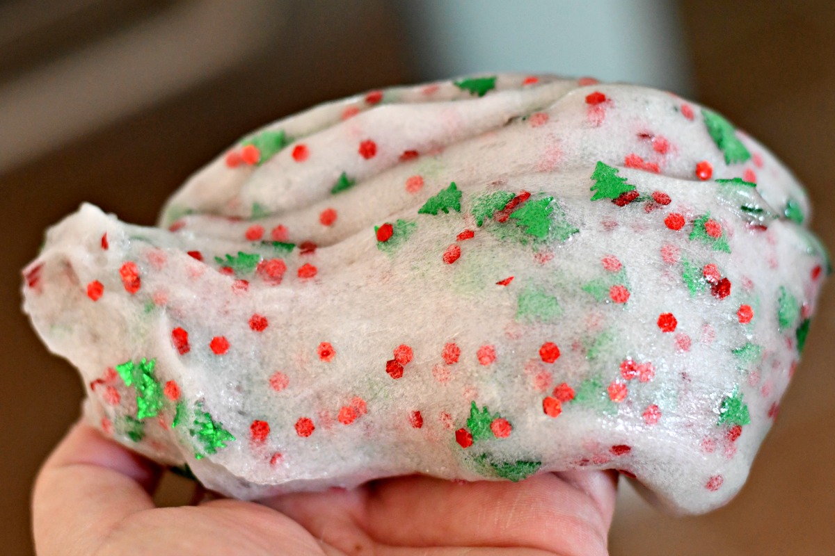 Make Christmas Tree Slime &ndash; slime closeup
