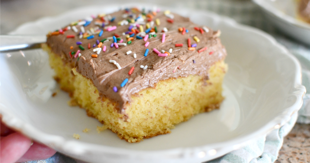 up close slice of boxed cake slice using hacks