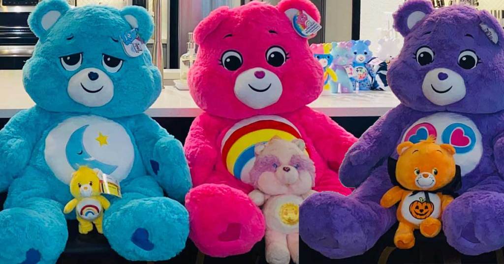cheer bear and friends on counter seats