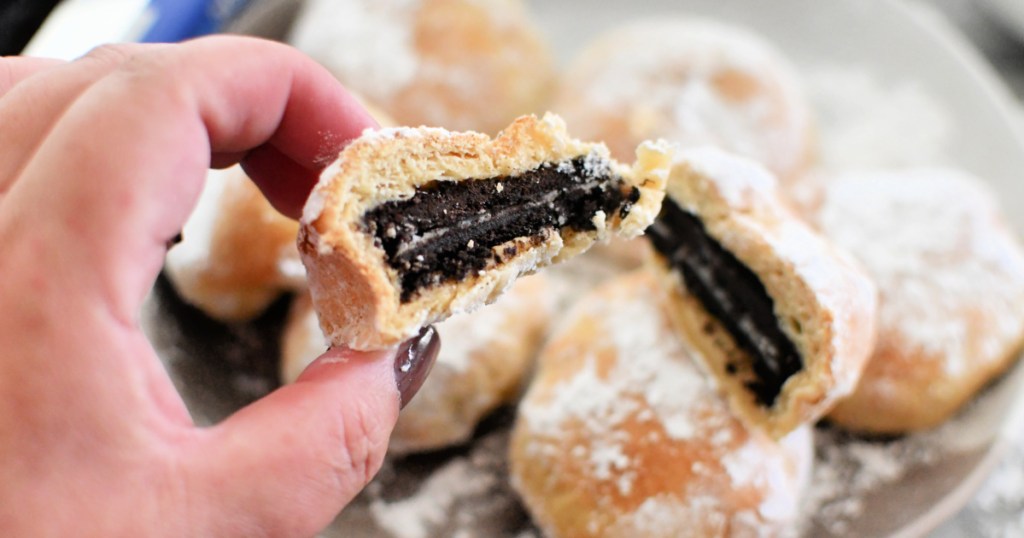 holding air fryer oreos