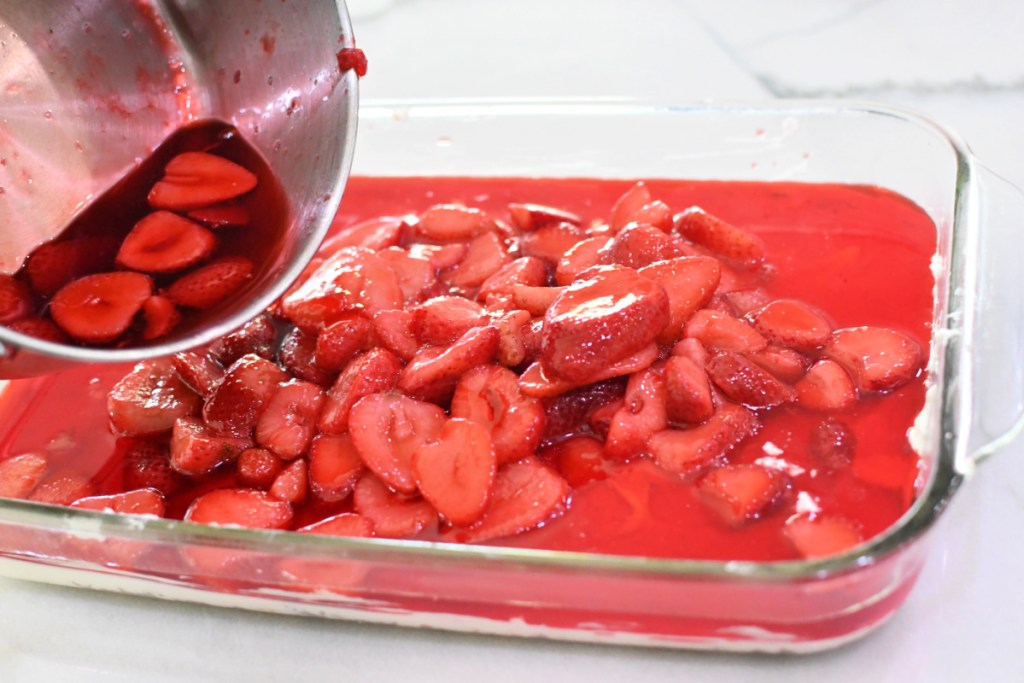strawberry jello topping for pretzel salad