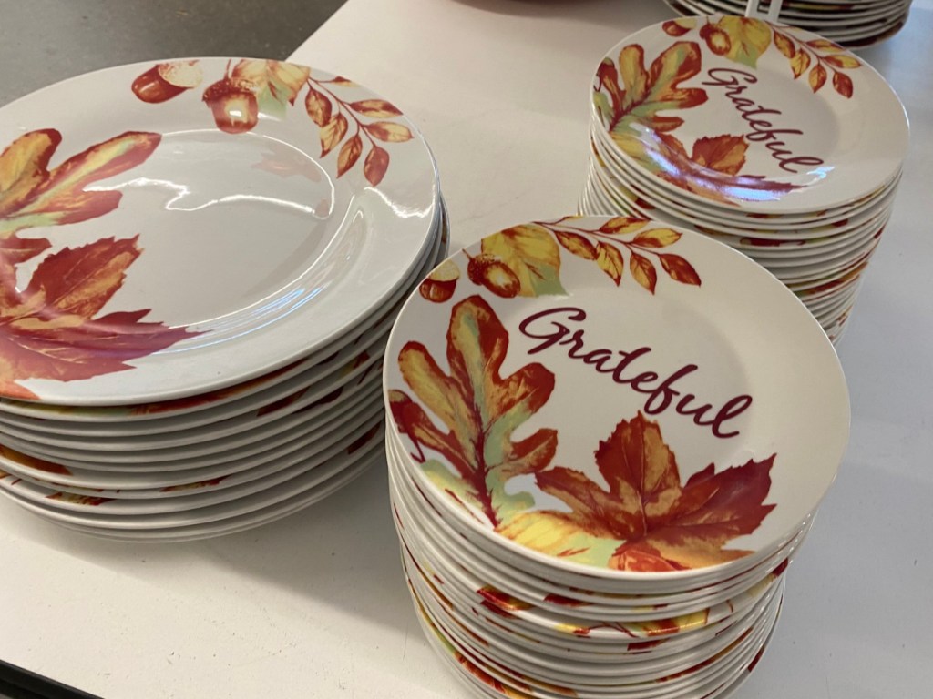 Fall Leaves Ceramic Dinnerware 10.5&Prime; Plate