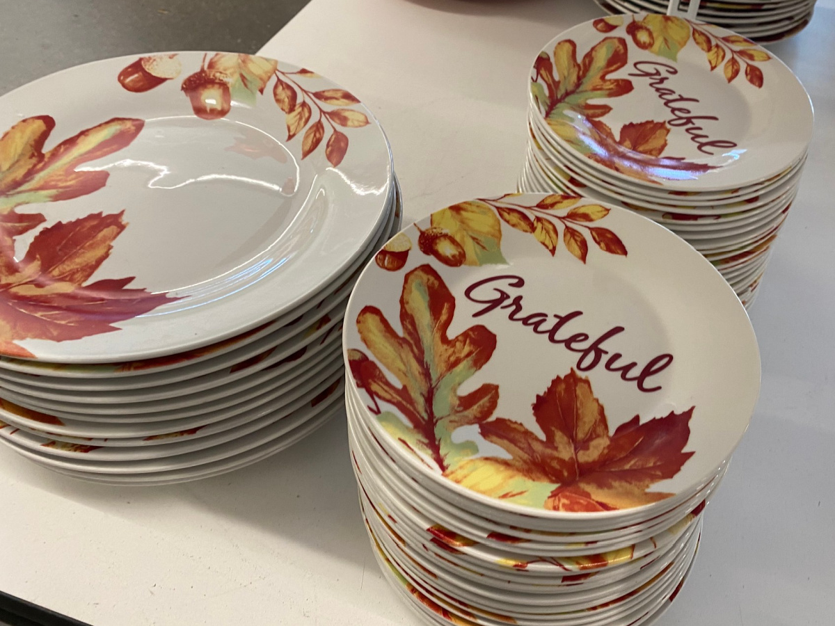 Fall Leaves Ceramic Dinnerware 10.5&Prime; Plate