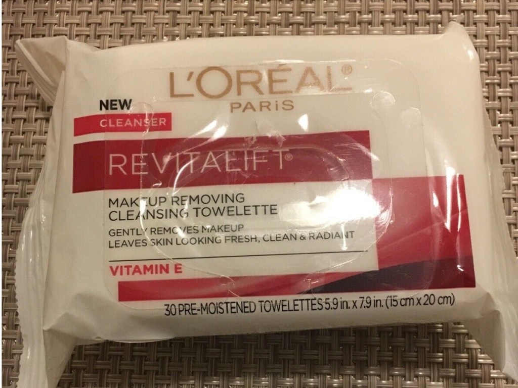 L'Oreal Paris Revitalift Radiant Smoothing Facial Cleansing Towelettes&nbsp;