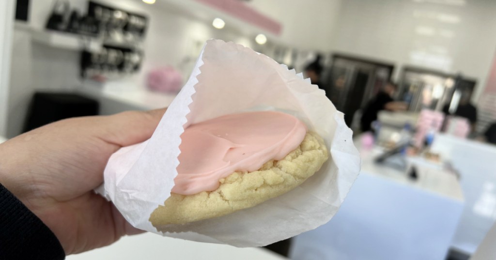 crumbl cookie in the store