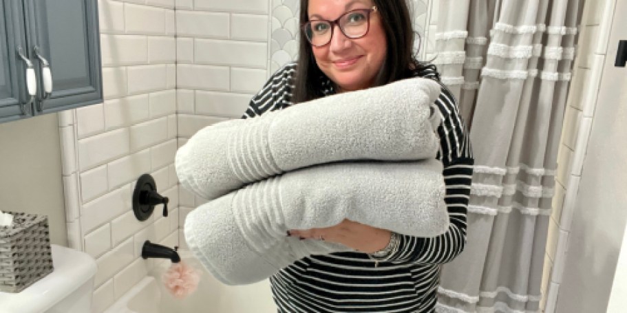 Team-Fave Simply Vera Wang Bath Towels from $11 on Kohls.com (Reg. $23)