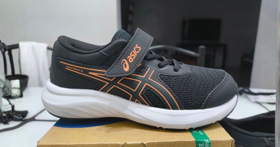 ASICS Kids Contend 9 on box in store