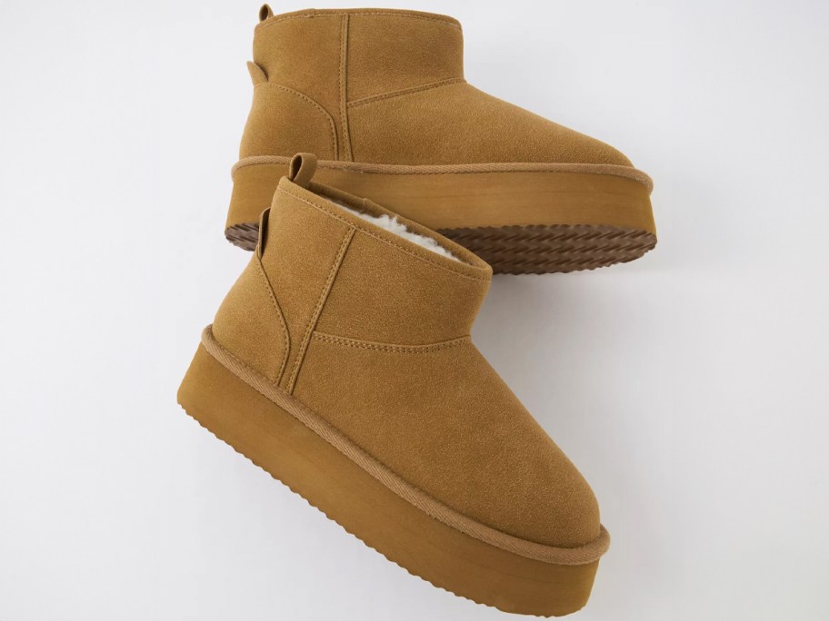 AE Women&rsquo;s The Hangout Booties 