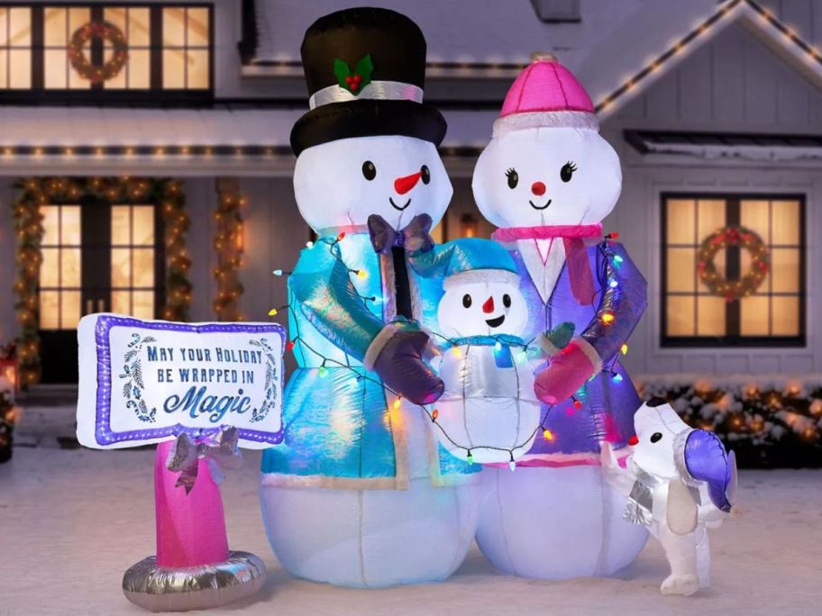 Member&lsquo;s Mark 8' Pre-Lit Inflatable Snowman Family 