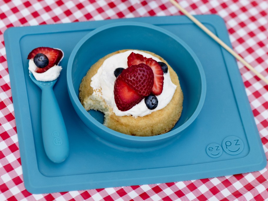 childrens bowl placemat in blue