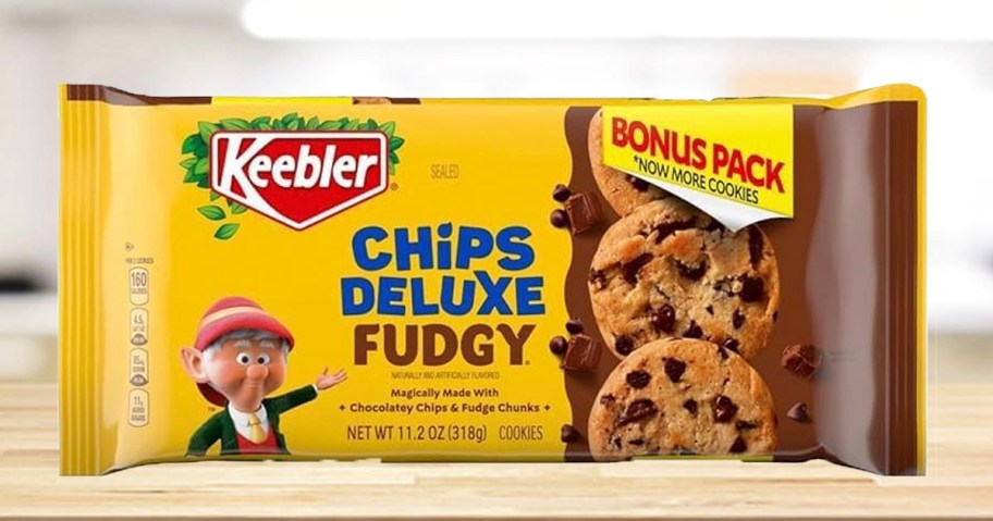 keebler deluxe cookies pack on counter 