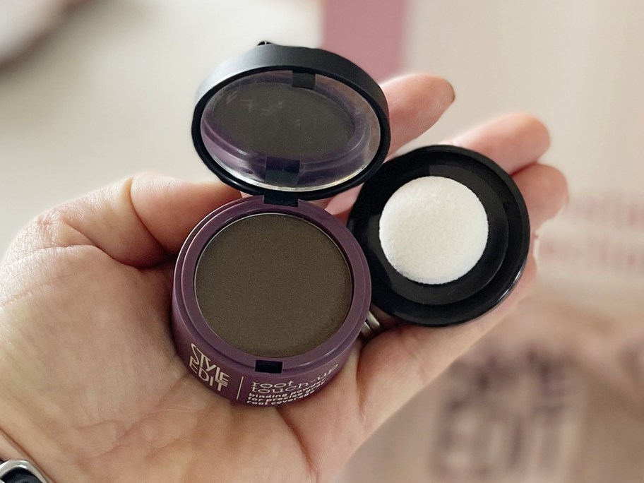 hand holding style edit powder and applier 