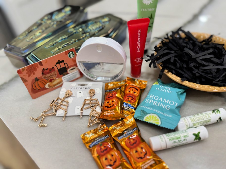 contents for teacher gifts such as hand sanitizer and gift card 