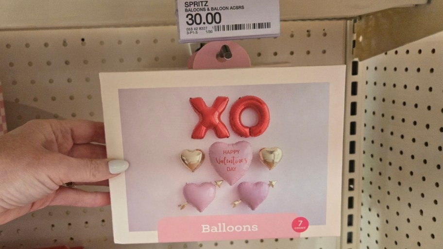 a 7 piece valentines day balloon bundle