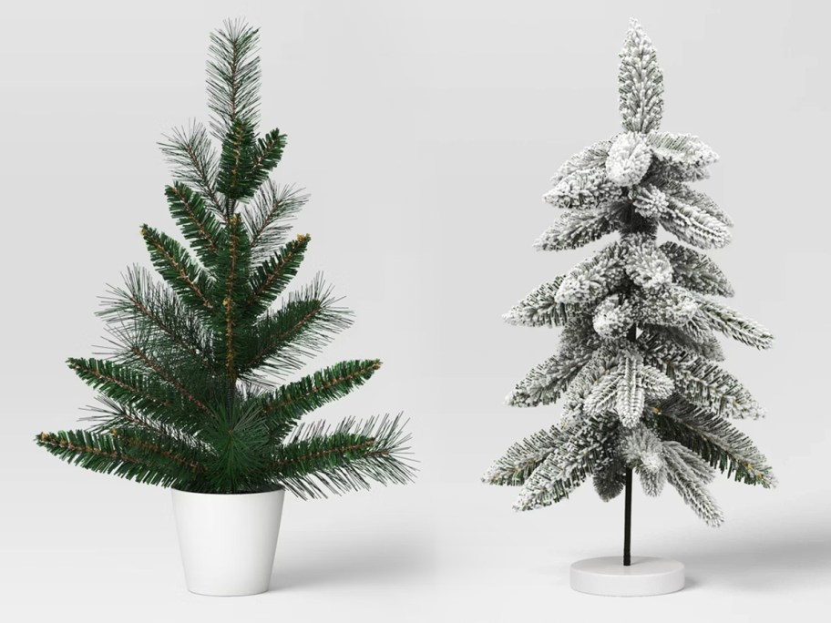 Wondershop 21in Christmas Tree with White Pot and 19in Christmas Flocked Tree Round White Base