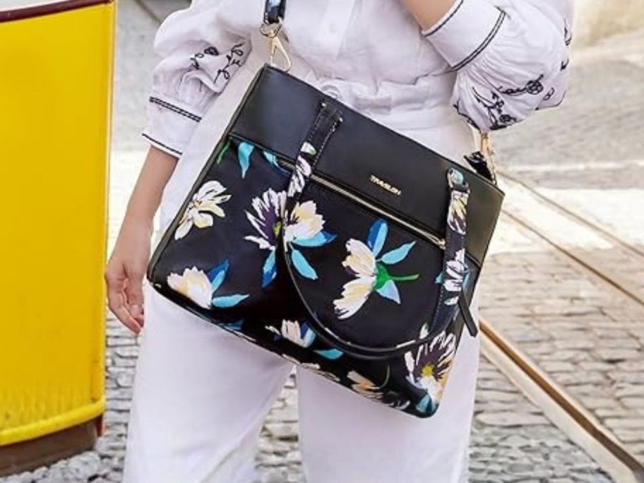 woman carrying Travelon Anti-Theft Addison Tote Bag