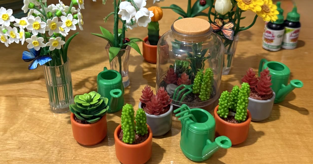 Mini brands plants 