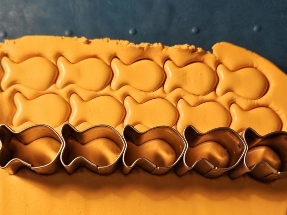 goldfish cracker cutter cutting crackers