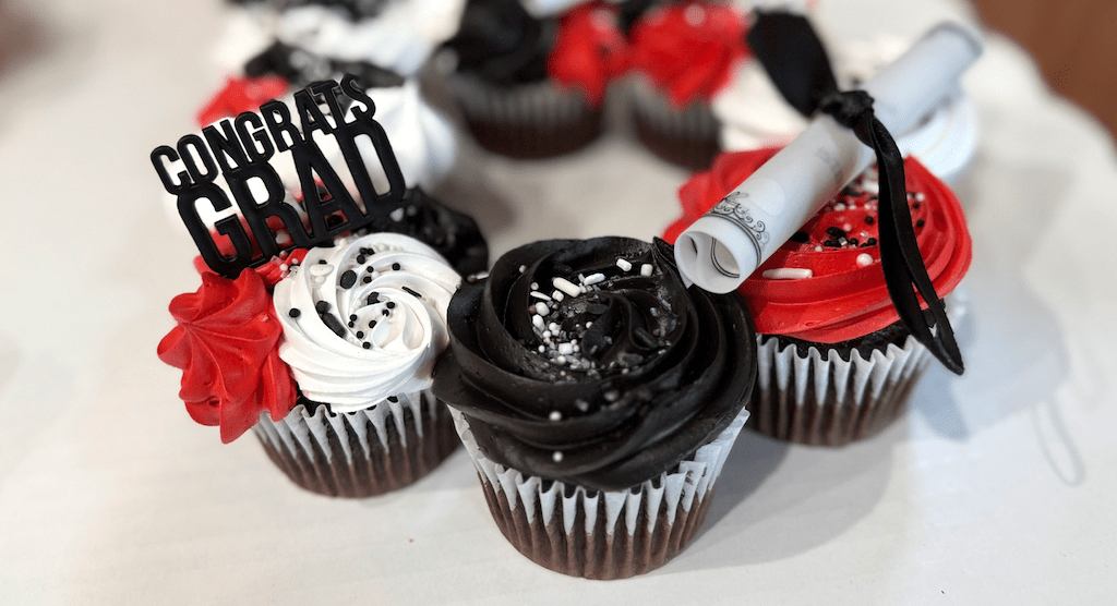 Grad cupcakes 
